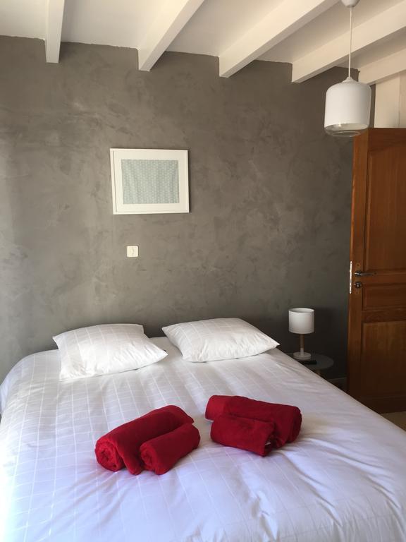 Chambres D'Hotes Des Tours A La Rochelle ラ・ロシェル エクステリア 写真